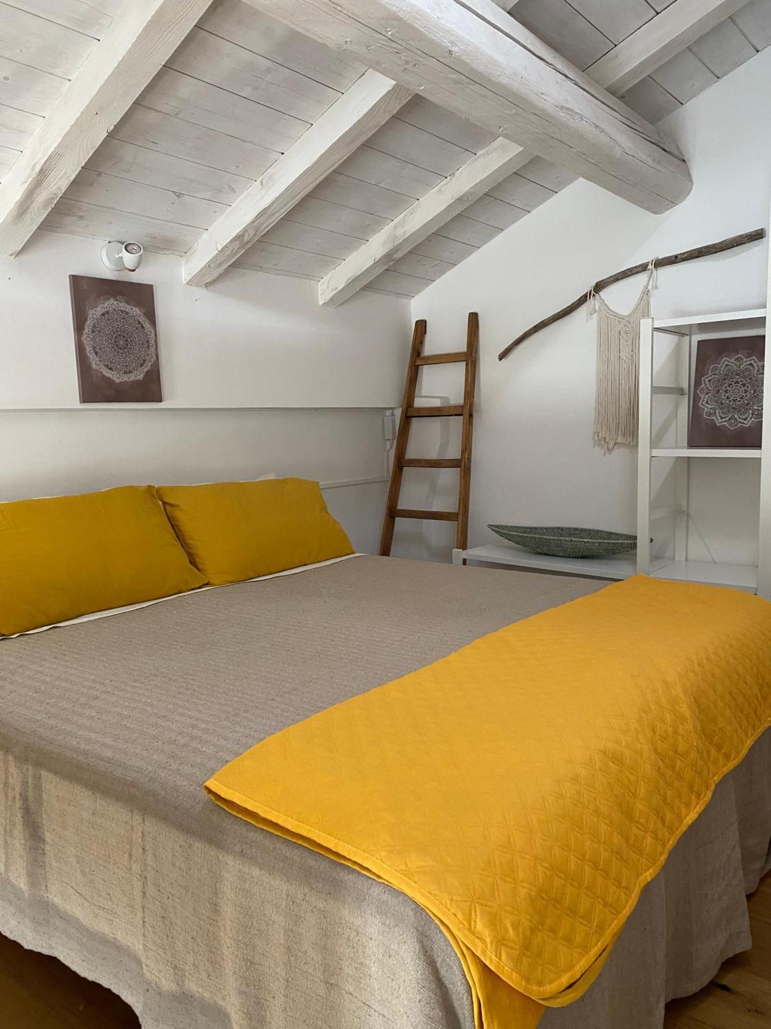 Metroloft Bed and Breakfast Bolonia Exterior foto